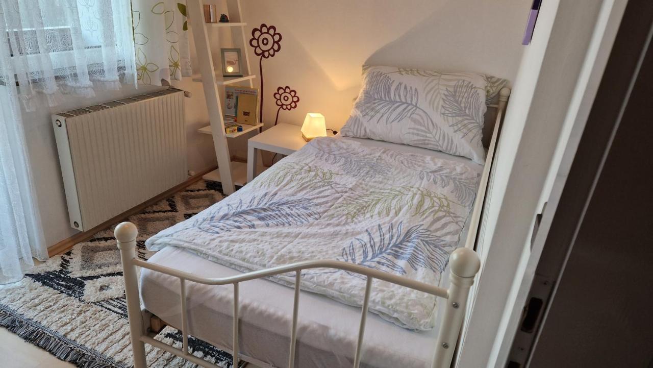 Ferienwohnung Edeltraud, Fusslaeufig Zum See Und 20 Minuten Vom Skigebiet Entfernt Döbriach Esterno foto